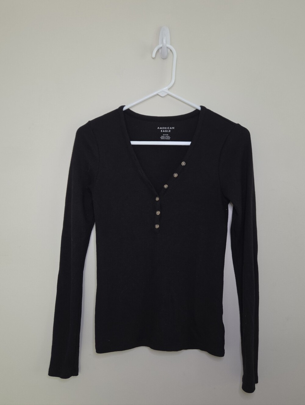 Women's American Eagle Black Henley Shirt Sz Small
